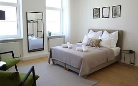 Bloom - Modern One Bedroom Apartment